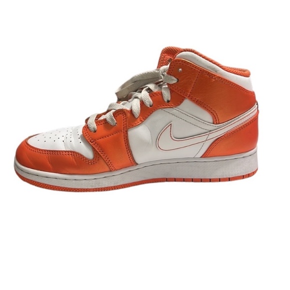 Air Jordan 1 Mid SE GS “Electro Orange” Sneakers Size 7Y - Picture 4 of 9